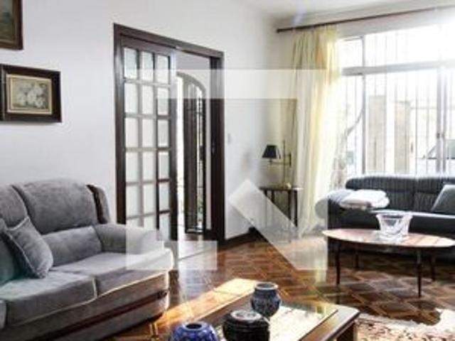 Casa para alugar com 367m², 4 quartos e 4 vagas