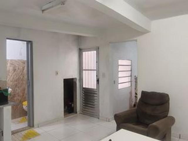 Casa para alugar com 36m², 1 quarto e sem vaga