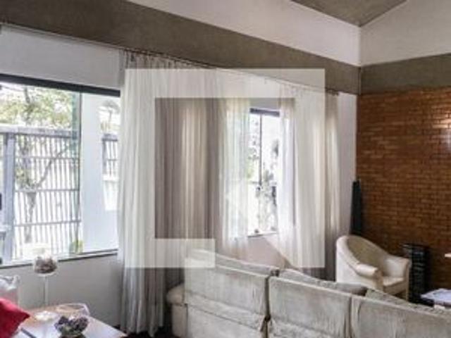 Casa para alugar com 370m², 3 quartos e 7 vagas