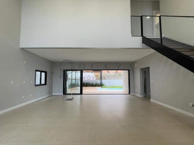 Casa para alugar com 375m², 4 quartos e 2 vagas