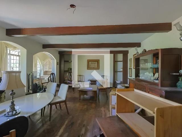 Casa para alugar com 380m², 5 quartos e 4 vagas