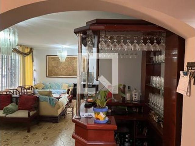 Casa para alugar com 390m², 4 quartos e 3 vagas