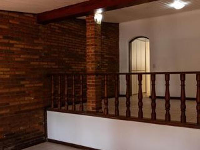 Casa para alugar com 398m², 4 quartos e 3 vagas