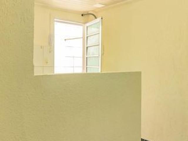 Casa para alugar com 39m², 1 quarto e sem vaga