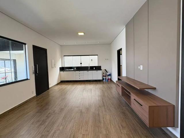 Casa para alugar com 3 quartos e 107 m² por R$ 3.900/mês