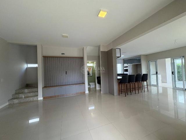 Casa para alugar com 3 quartos e 130 m² por R$ 14.000/mês