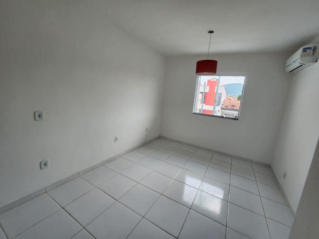 Casa para alugar com 3 quartos e 131 m² por R$ 3.800/mês