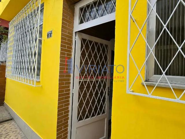 Casa para alugar com 3 quartos e 137 m² por R$ 1.800/mês