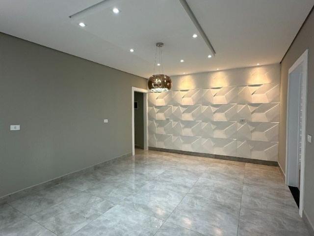 Casa para alugar com 3 quartos e 146 m² por R$ 3.900/mês