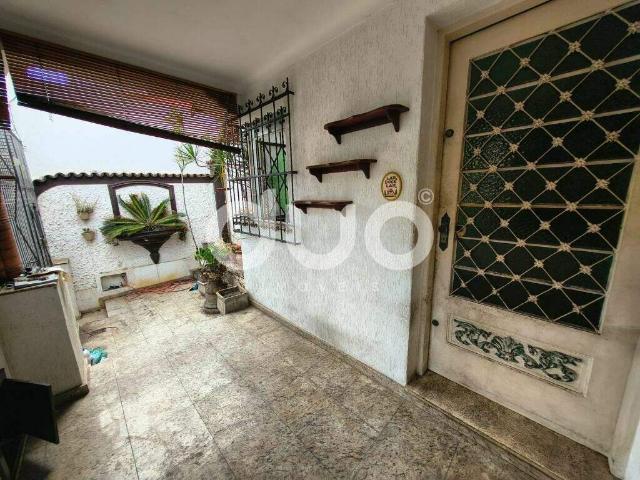 Casa para alugar com 3 quartos e 150 m² por R$ 2.500/mês