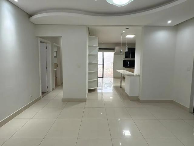 Casa para alugar com 3 quartos e 205 m² por R$ 8.500/mês