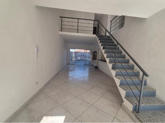 Casa para alugar com 3 quartos e 250 m² por R$ 7.000/mês