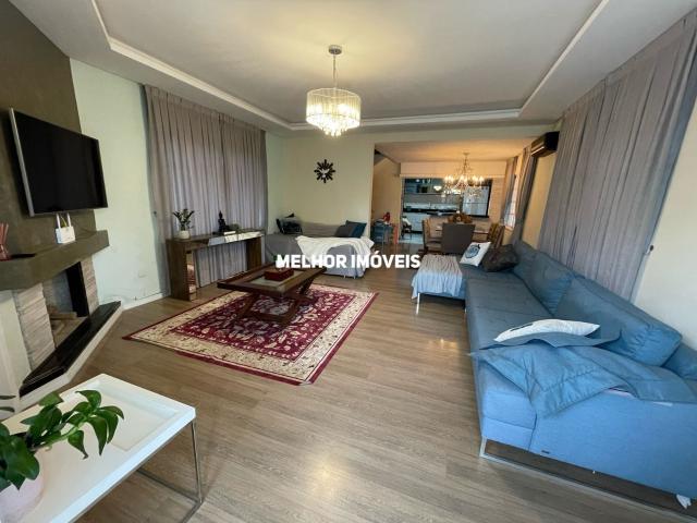 Casa para alugar com 3 quartos e 297 m² por R$ 7.000/mês