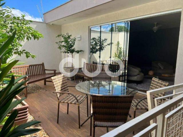 Casa para alugar com 3 quartos e 338 m² por R$ 8.000/mês