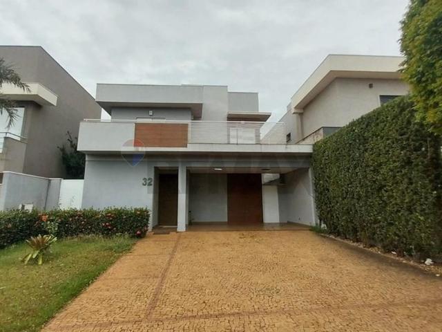 Casa para alugar com 3 suites em Condominio