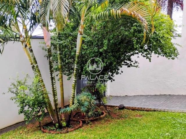 Casa Para Alugar Em Centro de 190.00 m² Com 3 Quartos, 1 Suite E 4 Garagens