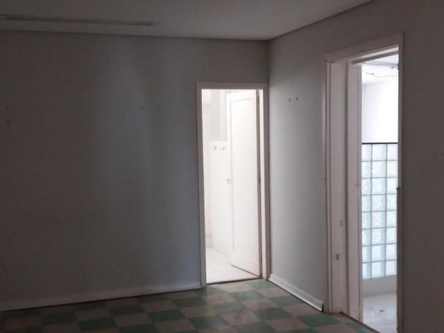Casa Para Alugar Em Centro de 200.00 m² Com 3 Quartos, 1 Suite E 3 Garagens