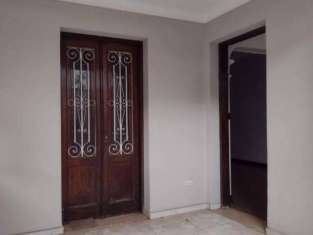 Casa Para Alugar Em Centro de 218.00 m² Com 3 Quartos, 1 Suite E 1 Garagem