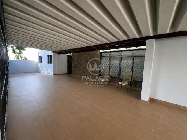 Casa Para Alugar Em Centro de 274.00 m² Com 3 Quartos, 1 Suite E 3 Garagens