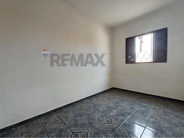 Casa Para Alugar Em Chácara Heitor Villa Lobos de 70.00 m² Com 2 Quartos E 2 Garagens