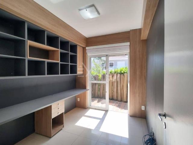 Casa Para Alugar Em Engordadouro de 280.00 m² Com 4 Quartos, 3 Suites E 4 Garagens