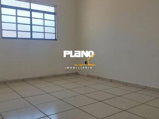 Casa Para Alugar Em Jardim Aeroporto I de 50.00 m² Com 2 Quartos E 3 Garagens