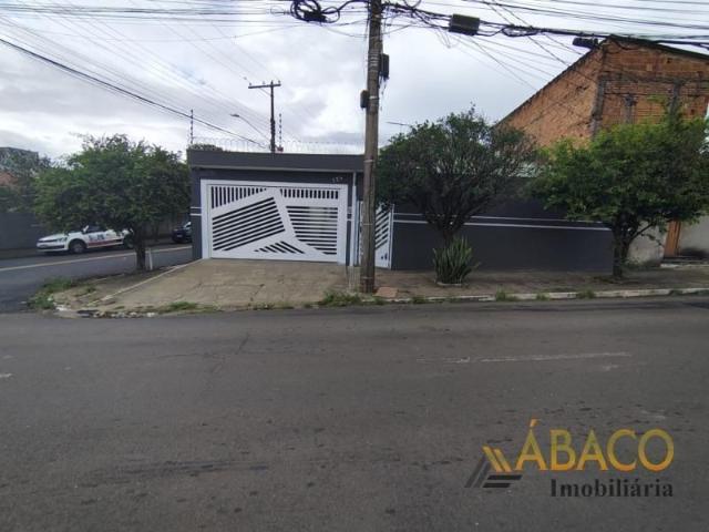 Casa Para Alugar Em Jardim Bandeirantes de 203.50 m² Com 3 Quartos E 3 Garagens