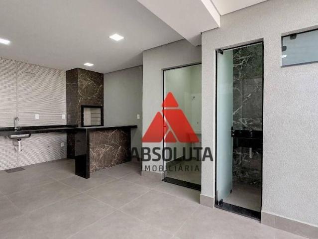 Casa Para Alugar Em Parque Universitário de 144.00 m² Com 3 Quartos, 1 Suite E 2 Garagens