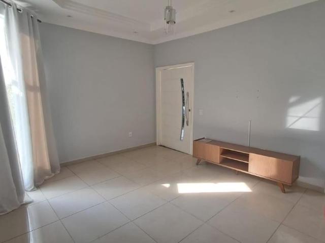Casa Para Alugar Em Residencial Portal Do Lago de 228.00 m² Com 3 Quartos, 3 Suites E 2 Garagens