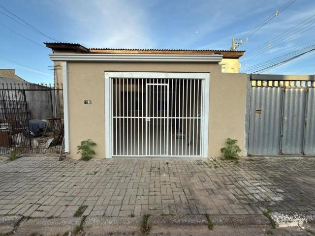 Casa Para Alugar Em Umbará de 50.00 m² Com 2 Quartos E 2 Garagens
