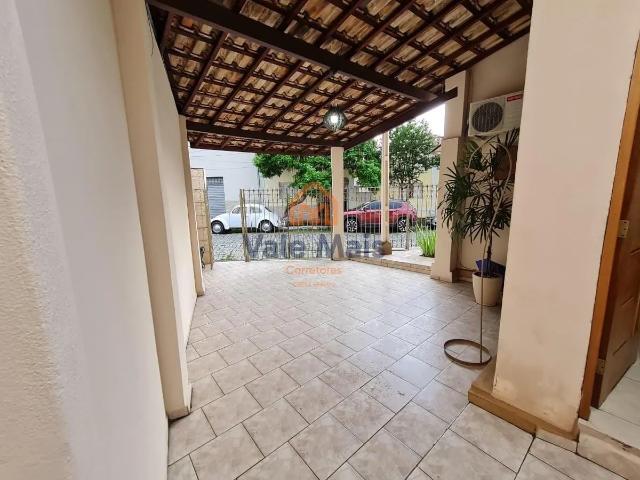 Casa Para Alugar Em Vila Canevari de 118.00 m² Com 2 Quartos, 1 Suite E 1 Garagem