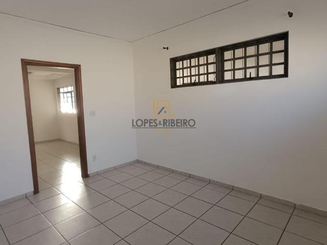 Casa Para Alugar Em Vila Maria de 130.00 m² Com 3 Quartos E 2 Garagens