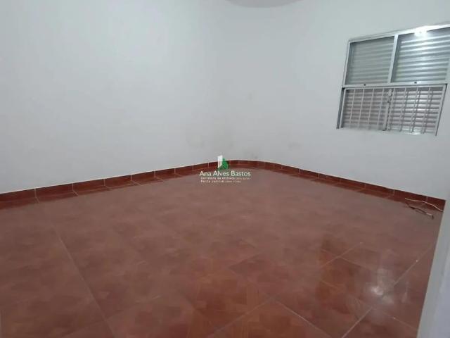 Casa Para Alugar Em Vila Valença de 105.00 m² Com 2 Quartos