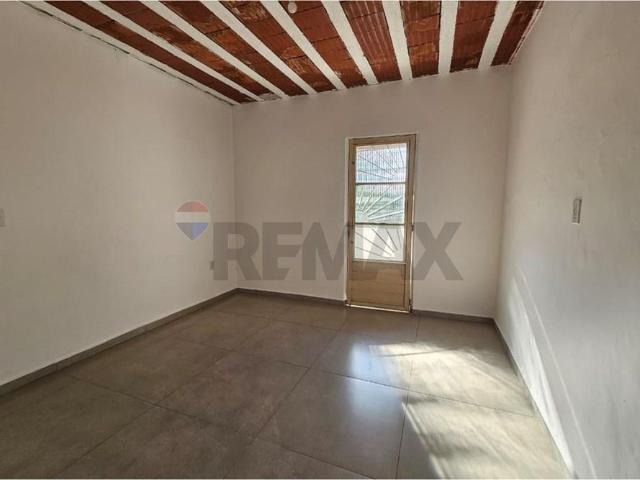 Casa para Alugar Próxima ao Bairro São Pedro – Novo Horizonte | 1 Quarto Com Varanda