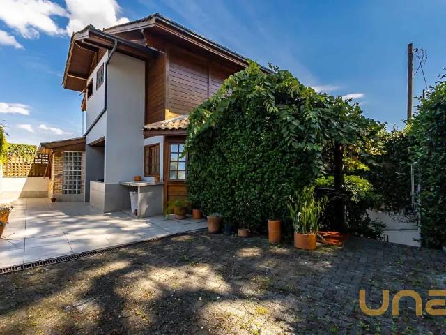 Casa para alugar 254 m² em Campina do Siqueira, Curitiba