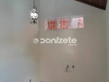 Casa para Aluguel em Vila Pires, Santo André – 2 Quartos, 8 Vagas, Amplo Espaço