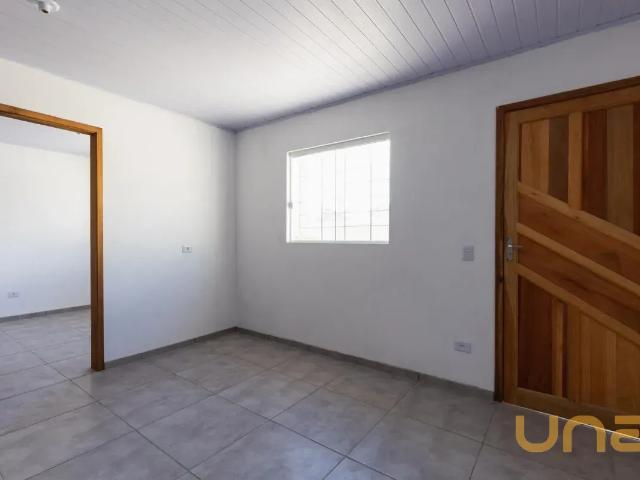 Casa para alugar 2 quartos, 35 m² em Capão da Imbuia, Curitiba Não Tem Condomínio