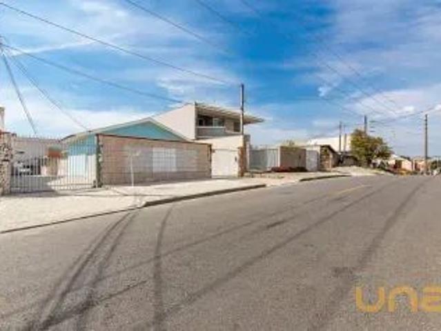 Casa para alugar 3 quartos, 137 m² em Uberaba, Curitiba