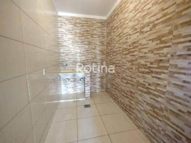 Casa para alugar, 3 quartos, Cidade Jardim Uberlândia/MG Rotina Imobiliária