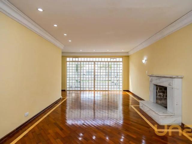 Casa para alugar 4 quartos, 490 m² em Jardim Social, Curitiba