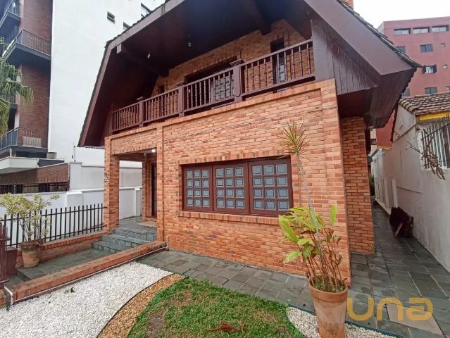 Casa para alugar 4 quartos, 187 m² em Alto da Gloria, Curitiba