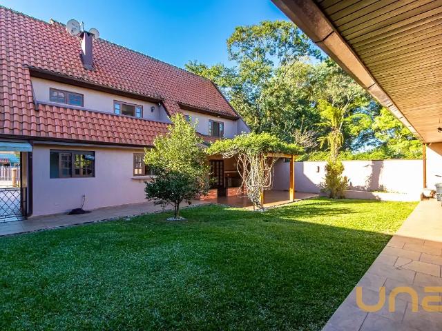 Casa para alugar 6 quartos, 390 m² em Xaxim, Curitiba