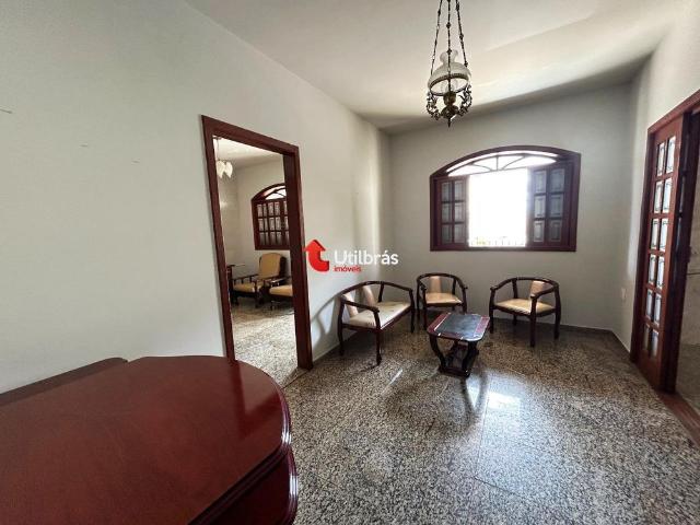 Casa para aluguel, 4 quartos, 1 suíte, 2 vagas, Sagrada Família Belo Horizonte/MG