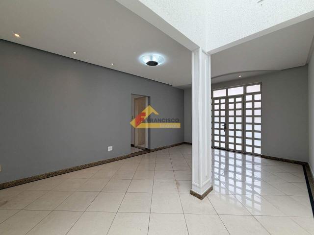 Casa para aluguel, 4 quartos, 1 suíte, 2 vagas, Santo Antônio Divinópolis/MG