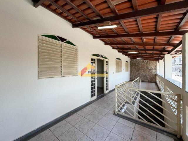 Casa para aluguel, 4 quartos, 1 suíte, 3 vagas, Centro Divinópolis/MG