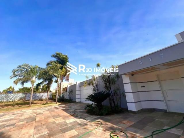 Casa para aluguel, 4 quartos, 4 suítes, 7 vagas Bairro JARDIM KARAIBA, Uberlândia MG