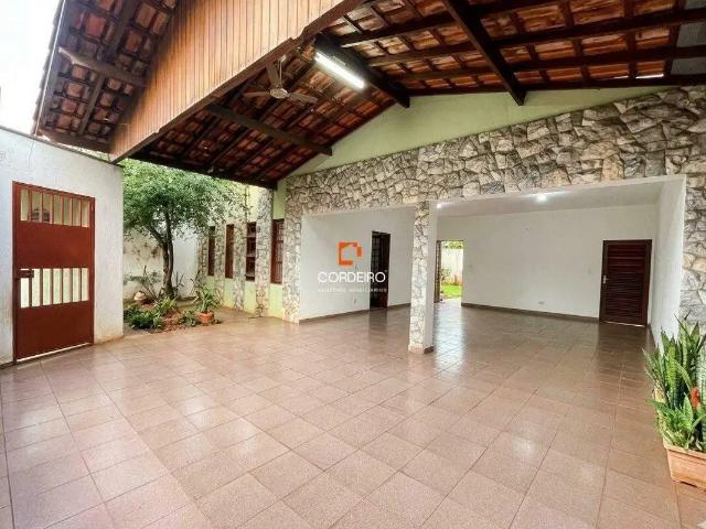 Casa para aluguel, 5 quartos, 3 suítes, 4 vagas, Santa Maria Uberaba/MG