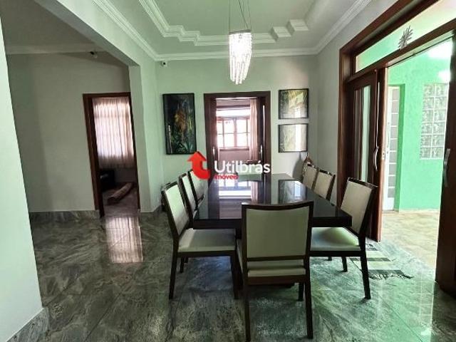 Casa para aluguel, 5 quartos, 1 suíte, 2 vagas, Sagrada Família Belo Horizonte/MG