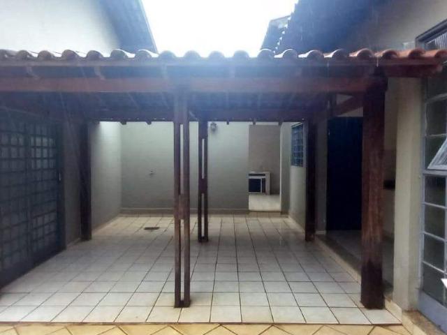 CASA PARA ALUGUEL, 03 QUARTOS, 03 VAGAS, SANTA MARTA UBERABA/MG