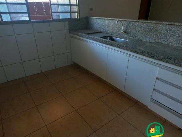 Casa para aluguel, 2 quartos, 1 suíte, 2 vagas, Centro Itumbiara/GO | Cód.: 954